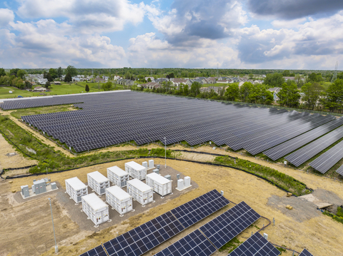 original Convergent's solar-plus-storage system providing a non-wires alternative for National Grid in Cicero, NY. (Photo: Business Wire)