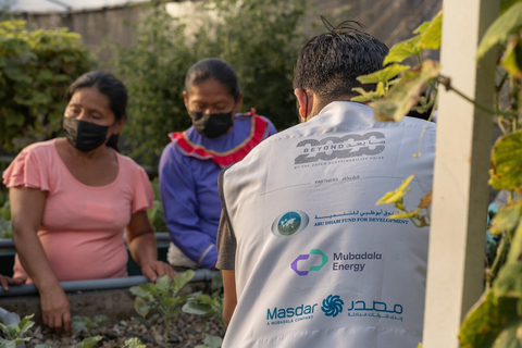 Local indigenous people from Peru are being trained to operate an innovative aquaponics system recently deployed there by the Beyond2020 initiative (Photo: AETOSWire)