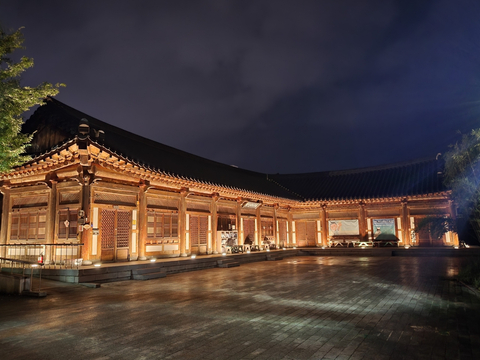 Jeonju Hanok Village offers a new unique atmosphere to its night view: Jeonju Daesaseupcheong (Photo: Business Wire)