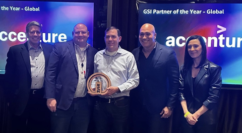 Accenture wins Global System Integrator Partner of the Year at AWS re:Invent 2022. L to R: Chris Niederman (AWS), Chris Wegmann (Accenture), Matt Garman (AWS), Andy Tay (Accenture) and Ruba Borno (AWS). (Photo: Business Wire)