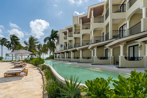 Hyatt Zilara Riviera Maya Swim Up Beach View (Photo: Business Wire)