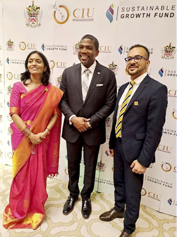 original LtoR: Hamilton Reserve Bank Dubai Branch relationship manager Ms. Sheeba Radhakrishnan, St. Kitts and Nevis Prime Minister Dr. Terrance Drew, Hamilton Reserve Bank Dubai Branch relationship manager Mr. Sandeep George (Photo: Business Wire)