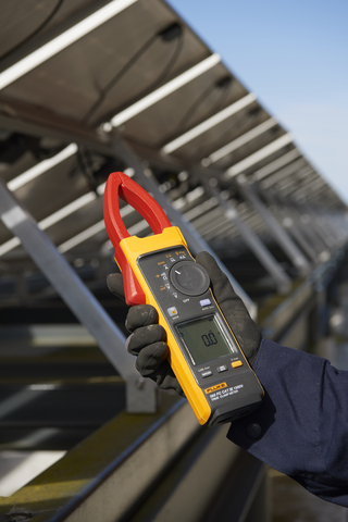 original Bob Greenberg, who was considered the “Godfather of Clamp Meters,” served as the product planner for clamp meters as well as the 50 Series Digital Thermometer. In his more than 30 years in the Fluke engineering and product planning groups, he exemplified customer care and understanding customer needs. (Photo: Business Wire)