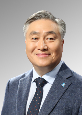 original Dr. Bum-Jin Chung (Photo: Business Wire)
