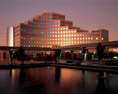 thumbnail 2030 Sustainability targets for BUSINESS EXCELLENCE focus on three commitments: Our People; Diversity, Equity & Inclusion, and Transparency & Advocacy. (Credit: Mary Kay Inc.)