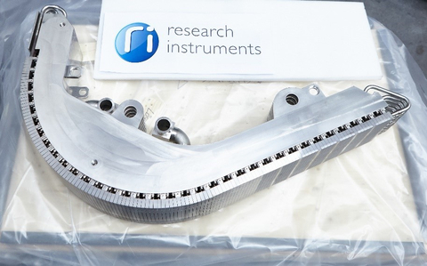 original Inner-Vertical Target prototype produced by Bruker’s majority-owned Research Instruments, Germany. ©RI