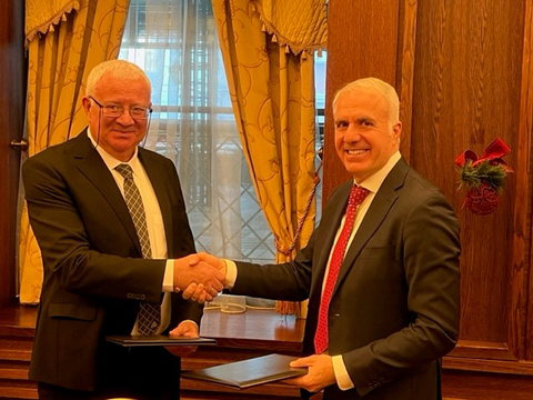 Georgi Kirkov, Executive Director of Kozloduy NPP, left, and Aziz Dag, Westinghouse Vice President of Fuel VVER, signed the agreement in Sofia, Bulgaria, Dec. 22, 2022. (Photo: Business Wire)
