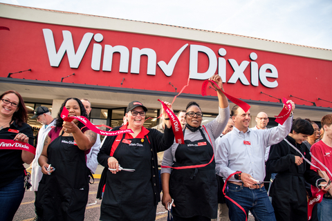original In 2022, Southeastern Grocers unveiled 51 remodeled stores and introduced 17 brand-new liquor stores and two brand-new Winn-Dixie locations in its home state of Florida. As part of the grocer’s continued to focus on its transformational journey, SEG has completed renewals for more than 80% of its existing stores. (Photo: Business Wire)