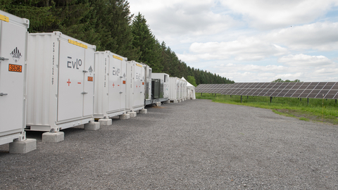 original EVLO's battery energy storage system at the Gabrielle-Bodis generating station in La Prairie, Quebec. (Photo: Business Wire)