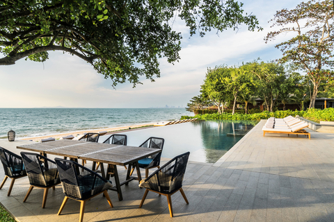 Beach Pool at Andaz Pattaya Jomtien Beach (Photo: Business Wire)