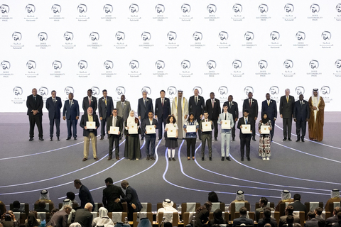 2023年ザーイド・サステナビリティー賞の受賞者は、2023年1月16日にアブダビで表彰された。（写真：AETOSWire）