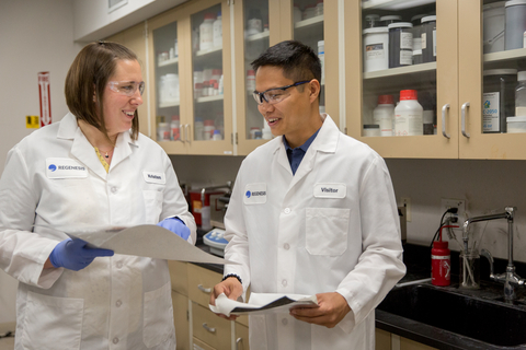US Patent holders Dr. Kristen Thoreson and Principal Engineer Hieu Nguyen shown in the REGENESIS lab. (Photo: Business Wire)