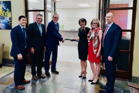 Left to right: Ben Park, Mike Casey, Jon Hirtle, Denise McClain, Debby Hirtle and Rick Rentschler open the new Scottsdale office. (Photo: Business Wire)