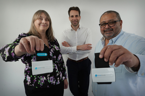 Left to right are Kathrina Skinner (Waire Health), Mark Beaumont (Eos), and Dave Hurhangee (Waire Health) (Photo: Business Wire)