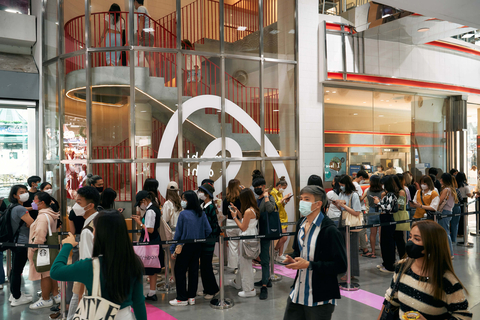 Golden Hind opened the first global store of EGGDROP, a Korean Premium Egg Sandwich Brand in Siam Area, Bangkok, Thailand. (Photo: Business Wire)