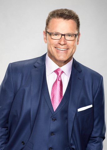 FOX NFL Sunday Studio Analyst and Pro Football Hall of Famer Howie Long will be honored with the coveted Pat Summerall Award, celebrating his NFL playing career and 29-year broadcasting career with FOX Sports. (Photo: Business Wire)
