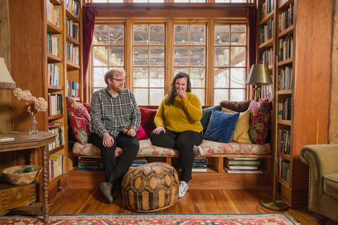 Adam Polonski and Nora Ganley-Roper, co-founders of Lost Lantern, an independent bottler of American Whiskey. (Photo: Business Wire)
