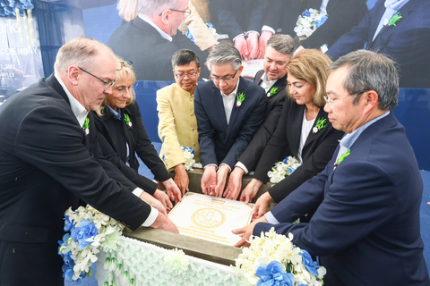 NatureWorks hosted a cornerstone laying ceremony to commemorate the progress made to date on their new fully integrated Ingeo™️ PLA manufacturing complex in Thailand. From left to right: Bill Suehr, Chief Operating Officer, NatureWorks; Carmen Volkart, Chief Financial Officer, NatureWorks; Khun Chayan Sirimas, Governor, Nakhon Sawan; Dr. Nattapol Rangsitpol, Permanent Secretary, Ministry of Industry; Rich Altice, President and CEO, NatureWorks; Colleen May, President, Cargill Bioindustrial Group & NatureWorks Board of Directors; Khun Narongsak Jivakanun, Chief Operating Officer, GC & Chairman of the NatureWorks Board of Directors. (Photo: Business Wire)