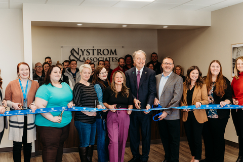 Fargo Mayor, Tim Mahoney (center), joined Nystrom & Associates CEO, Mark Peterson (to his left), Anh Le Kremer, Nystrom Chief Operating Officer, (to the Mayor's right), for the ribbon cutting of a new mental health clinic in Fargo. (Photo: Business Wire)