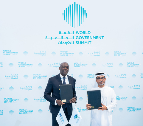 original H.E. Mohamed Saif Al Suwaidi, Director General of Abu Dhabi Fund for Development (right); with H.E. Makhtar Diop, Managing Director of IFC; after signing the agreement (Photo: AETOSWire).