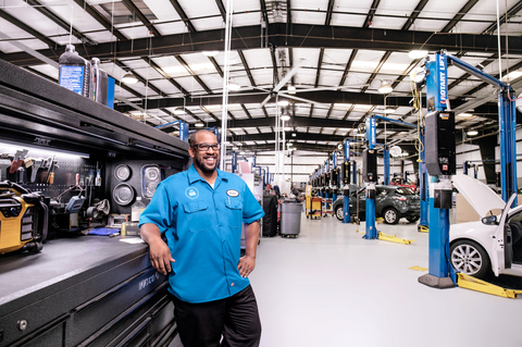 Carvana ranks among the top retail and wholesale employers in the U.S., according to Forbes. (Photo: Business Wire)