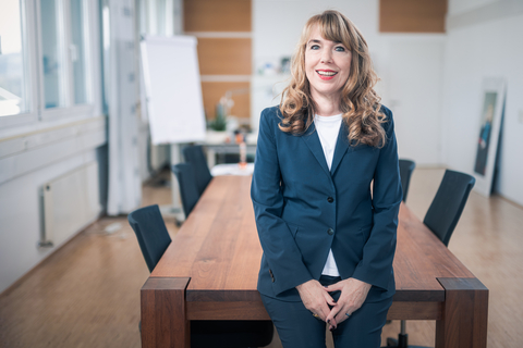 original emporia owner Eveline Pupeter: “We launched the world’s first cell phone for seniors 20 years ago.” Photo: emporia/Markus Zahradnik