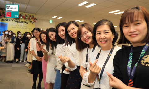 FPT Japan Holdings’ female employees (Photo: Business Wire)