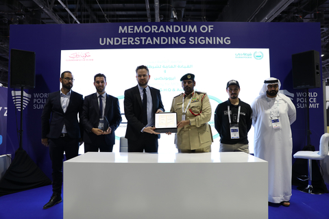 Major General Mohammed Nasser AlRazzooqi - Director of General Department of Operations and his team and Meir Kliner, Airobotics CEO (Photo: Business Wire)