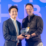 Dr._David_Cho_Presents_ACC_Innovation_Award_to_Michael_Kim_CEO_of_Habit_Design.jpg