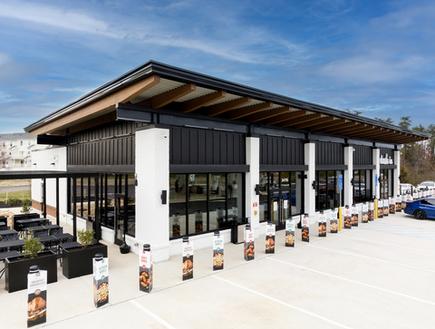 Dash In announced the opening of its all-new 5,600 square-foot store, located at Gateway Village, 24755 Gum Spring Road in Chantilly, Virginia. The all-new Dash In features a reimagined store experience and new "made for you" menu. Photography credit: J. Thomas Photography.