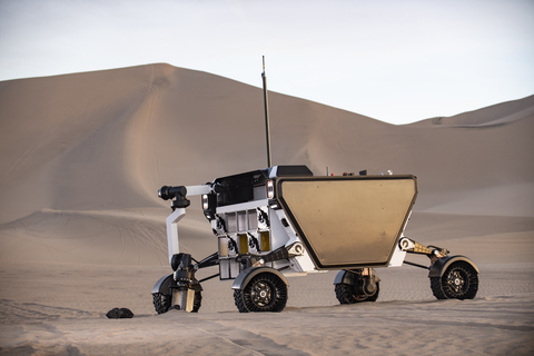 Testing of Astrolab's FLEX Rover and its robotic arm. The testing was conducted near Death Valley, Calif. (Photo: Astrolab)