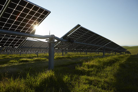 Nextracker Signs Volume Commitment Agreement with Strata Clean Energy for 810 MW of Solar Trackers (Photo: Nextracker)