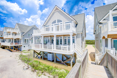 A Vacasa vacation home in North Topsail Beach, North Carolina. (Photo: Business Wire)