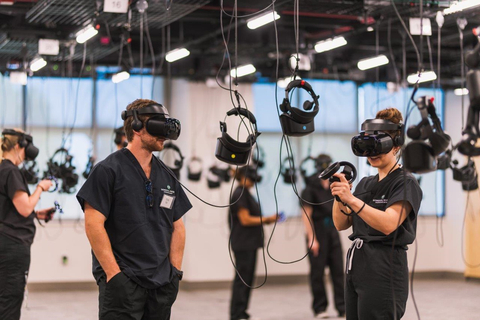 Undergraduate students at CSU conducting a VR lab (Photo: Business Wire)