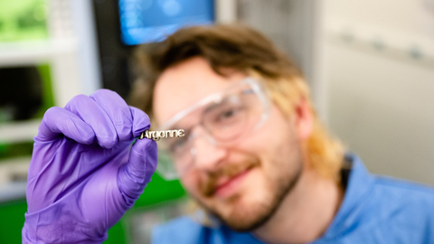 U.S. DOE​’s Lab-Embedded Entrepreneurship Program, which funds Argonne’s Chain Reaction Innovations program, helped Phase3D’s Niall O’Dowd connect with resources and experts to develop clean energy through high tech. (Image by Argonne National Laboratory.)