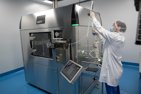 The Microcell Vial Filler in action at PCI’s San Diego location. One of these machines is also located in PCI’s Melbourne facility. (Photo: Business Wire)