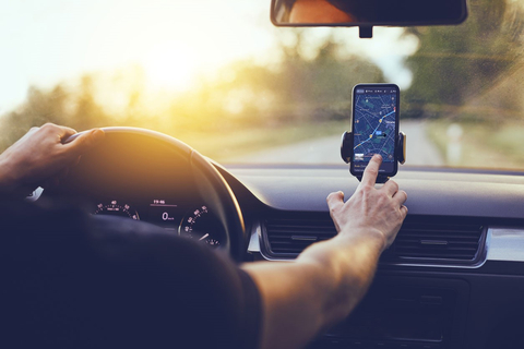original Operation Lifesaver Canada collaborates with Google Maps on new rail crossing alert feature for Canadian drivers, pedestrians, and cyclists. (Photo: Business Wire)