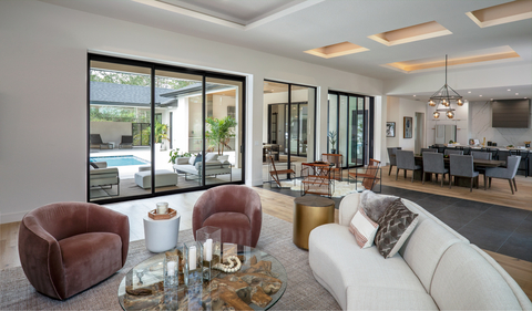 original WinGuard® Preferred View Sliding Glass Door (Series SGD770NS) (Photo: Business Wire)