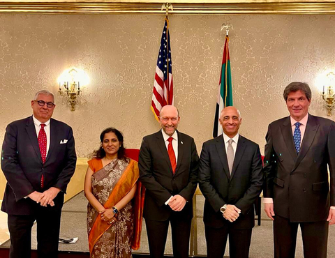 President of the U.S.-U.A.E. Business Council, Danny Sebright, Indian Deputy Chief of Mission to the United States, H.E. Sripriya Ranganathan, Israeli Deputy Chief of Mission to the United States, Mr. Eliav Benjamin, U.A.E. Ambassador to the United States, H.E. Yousef Al Otaiba, and Under Secretary for Economic Growth, Energy, and the Environment at the U.S. Department of State, Under Secretary Jose Fernandez. (Photo: Business Wire)