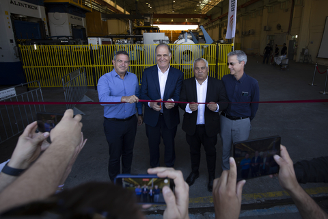 Left to Right: Dr. Ron Tomer, President of the Manufacturers Association of Israel, Avi Brenmiller, CEO and Chairman of Brenmiller Energy, Benny Biton, Mayor of Dimona, and Dr. Gideon Friedmann, Chief Scientist at the Israel Ministry of Energy inaugurate Brenmiller’s TES gigafactory in Israel  (Photo: Business Wire)