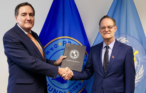 PAHO Director Dr. Jarbas Barbosa (left) with AHF President Michael Weinstein. (photo credit: PAHO)