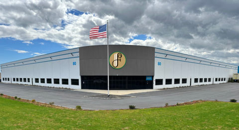 Ferraro Foods announced a major expansion of its Long Island distribution business with the addition of a 230,000-square-foot warehouse and distribution center located at 80 Wilshire Blvd in Edgewood, N.Y., positioning the company to greatly increase its share of the world’s largest, most concentrated local pizza market. Situated near several major highways at the geographical center of Long Island, which accounts for the largest sales volume of specialty Italian foods in the country, the versatile facility is five times larger than, and will replace, Ferraro’s current Melville, N.Y. distribution center when occupied later this year. (Photo: Business Wire)