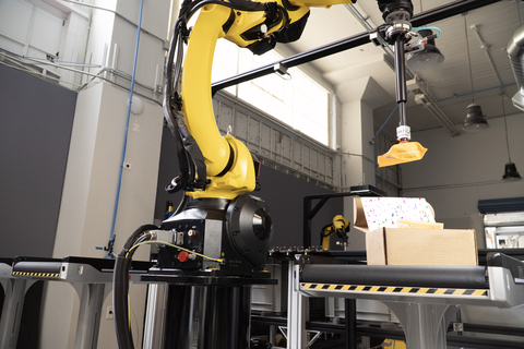OSARO’s Robotic Kitting System is a purpose-built robotic solution capable of consistently identifying, picking, and precisely placing its component SKUs. It draws on its adaptive learning knowledge base to handle multiple product turnovers monthly as retailers change their offerings. (Photo: Business Wire)