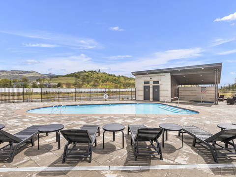 Oak Ridge showcases a modern clubhouse with a kitchen, gathering spaces, and a fitness center with the latest workout equipment, including a pool, spa, dog park, and walking paths. (Photo: Business Wire)