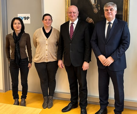 The representatives of Westinghouse with the Rector of the Czech Technical University in Prague. L to R: Jing Zhang, Julie Gogemans, Vojtech Petracek, Petr Brzezina (Westinghouse President for Czech Republic and Slovakia) (Photo: Business Wire)