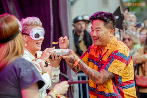 P!nk and Roy Choi have fun with the fruits of their labors on the Williams Sonoma Stage at BottleRock Napa Valley 2022. (Photo: Business Wire)