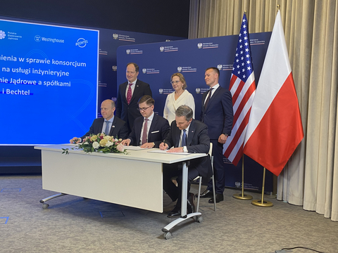 Seated (from left): Patrick Fragman, CEO, Westinghouse; Łukasz Młynarkiewicz, Acting President of Polskie Elektrownie Jądrowe; Craig Albert, President and Chief Operating Officer, Bechtel Standing (from left): Mark Brzezinski, U.S. Ambassador to Poland; Anna Moskwa, Poland Minister of Climate and Environment; Mateusz Berger, Government Plenipotentiary for Strategic Energy Infrastructure (Photo: Business Wire)