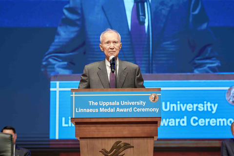 Il presidente Dai-Won Yoon durante il discorso di accettazione della Medaglia Linneana (foto: Hallym University)
