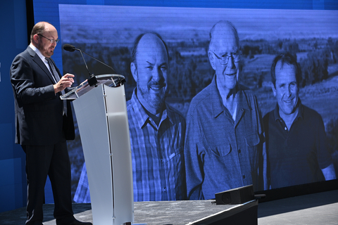 Ken Moore, son of Gordon and Betty Moore and chairman of the Gordon and Betty Moore Foundation, speaks Thursday, June 1, 2023, at the Intel Corporation campus in Santa Clara, California, as part of a tribute to his father. Gordon Moore, Intel’s co-founder and one of America’s leading philanthropists, died March 24, 2023. (Credit: Intel Corporation)