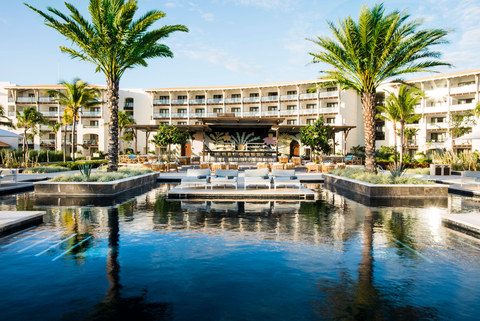 UNICO 20° 87° HOTEL RIVIERA MAYA (pictured) is recognized as an Interval International Elite Resort® due to its exceptional service, and luxurious features and appointments. (Photo: Business Wire)